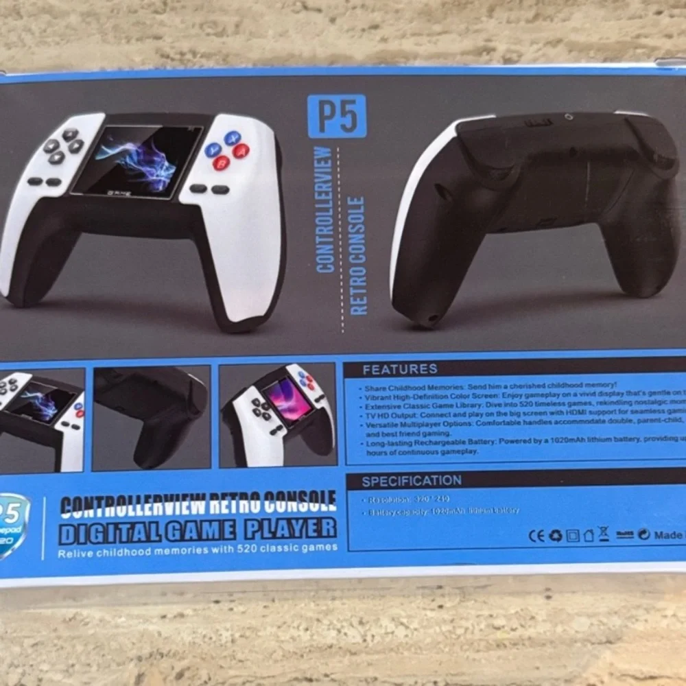P5 Retro Handheld Portable Gaming Console in Black and White
